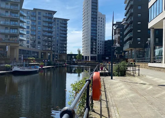 Dock Leeds (West Yorkshire)